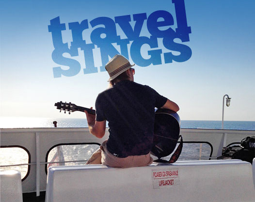 Travel als Surferboy mit Gitarre